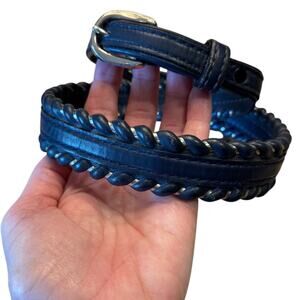 Dundee Women’s Size 28 Blue Leather Western Belt with Silver Lacing`